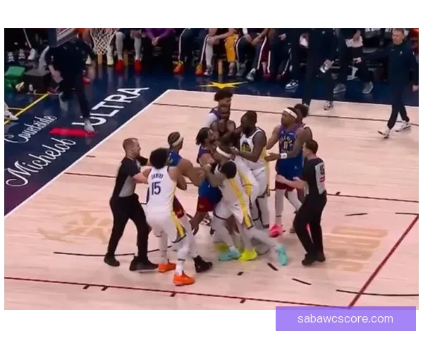 勇士掘金赛场冲突三人被罚小佩顿撞倒对手领一级恶犯