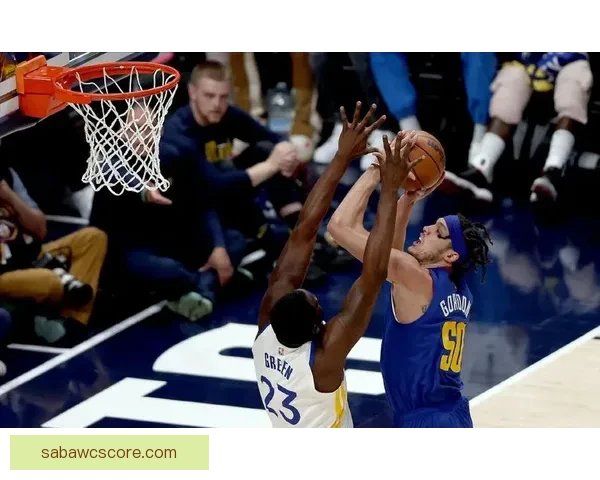 勇士掘金赛场冲突三人被罚小佩顿撞倒对手领一级恶犯