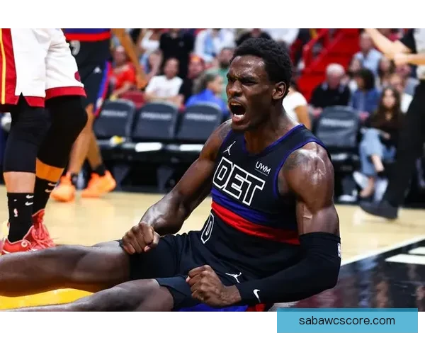 杜伦带伤吃药冲澡咬牙拼到最后活塞锁定东部第一球迷苦等终迎荣耀时刻