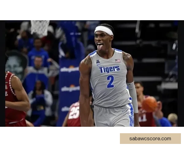 杜伦带伤吃药冲澡咬牙拼到最后活塞锁定东部第一球迷苦等终迎荣耀时刻