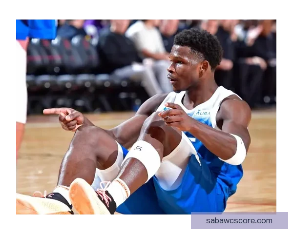 爱德华兹因膝伤缺阵活塞 生涯巅峰赛季遗憾无缘各大奖项